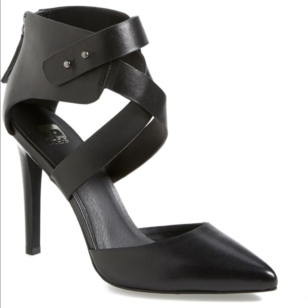 Joe’s “Pete” Pointy Toe Pump